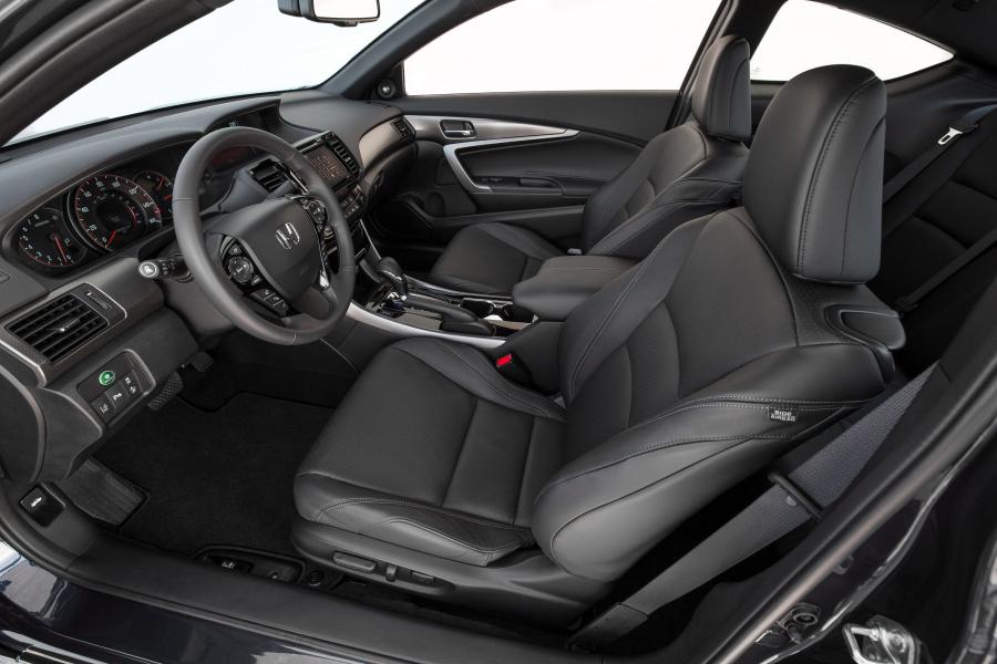  Honda Accord Touring Coupe 2016 года  (фото 2 из 32)